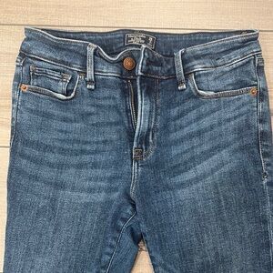 Abercrombie & Fitch - Harper Low Rise Ankle Jean - Size 26 | 2R